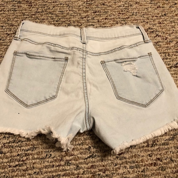 MUDD frayed jean shorts - Picture 3 of 3
